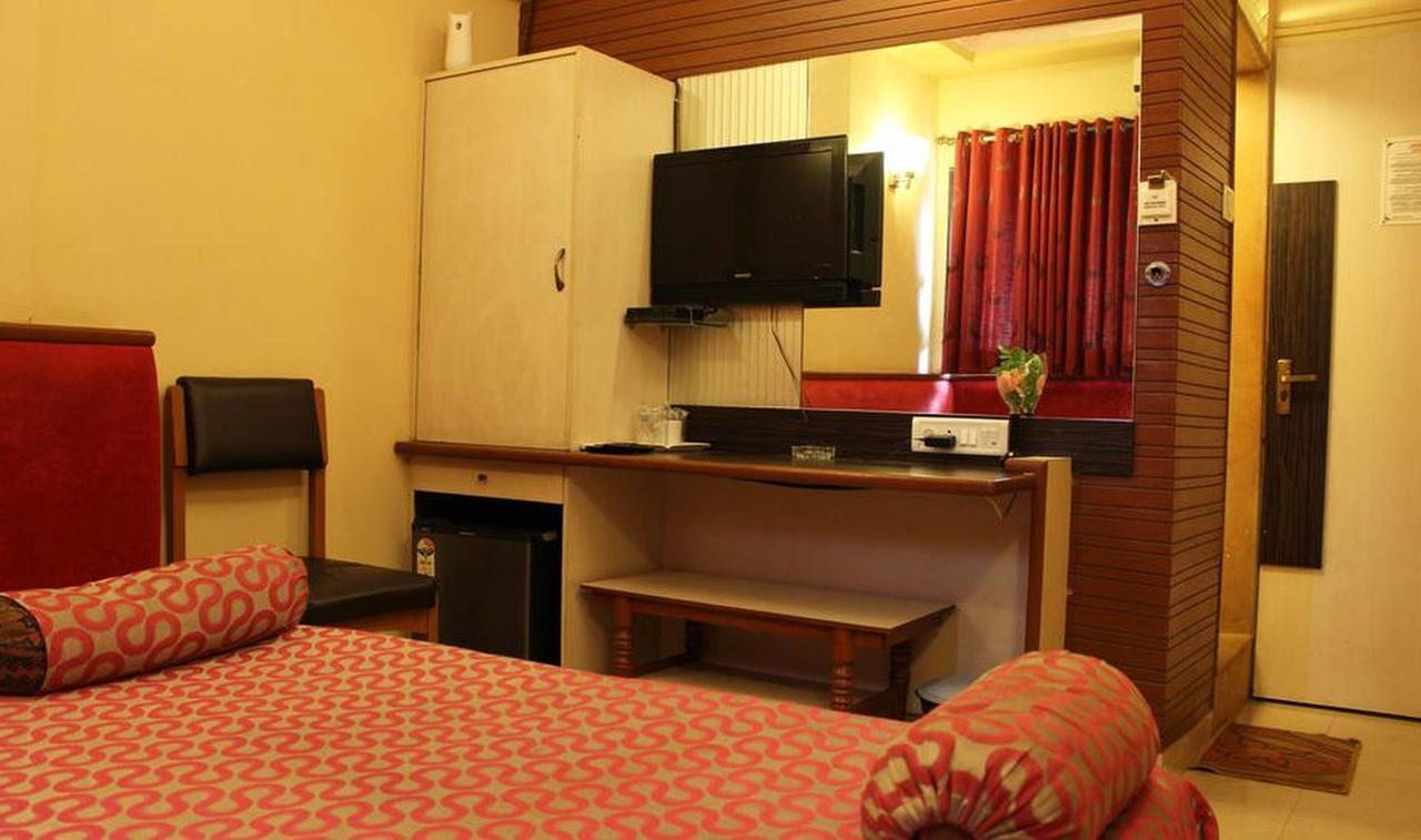 Hotel Siddhartha Mumbai Exterior photo